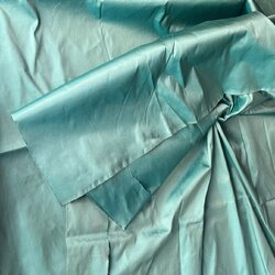 ผ้าไหมสีพื้น เนื้อเรียบ ไหมแท้ 2เส้น สีเขียวอมฟ้าเหลือบทองอ่อน (ราคาต่อหลา) รหัส C-AA-1023681