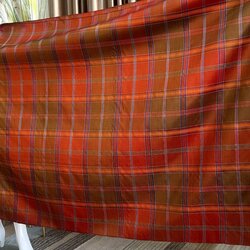 ผ้าไหมโสร่ง ลายหางกระรอก สีแดงสลับทอง รหัส R1B-PK-1121683