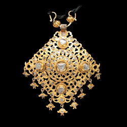 PD25099 จี้เพชรซีกฉลุลาย 5 ยอด ตุ้งติ้ง ทองแท้ 90% นน.รวม 30.9 กรัม