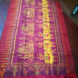 ผ้าคลุมไหล่ผ้าไหม ไหมแท้ 6 ตะกอ ขนาด 60x200เซนติเมตร ลายช้าง พื้นแดง รหัส L5E-NY1128651