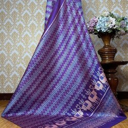 ซิ่น ผ้าไหมมัดหมี่ ยกดอก 6ตะกอ งานชั้นครู ขนาด1x2เมตร ลายโฮลเชิงช้าง พื้นสีม่วง รหัส L9A-KN-06196825