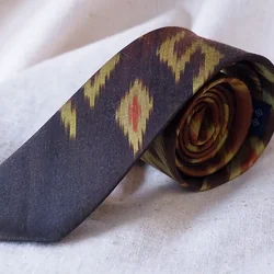 เนคไทผ้าไหม มัดหมี่ ขนาดกว้าง 2.5นิ้ว สีดำแดง ND-CT-102508