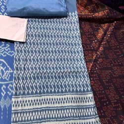 (ผ้าชุด)ผ้าไหมมัดหมี่ ยกดอกลูกแก้ว (ผ้าลาย 2เมตร+สีพื้น 2เมตร) เฉดสีฟ้า รหัส L8A-AA-0817671037