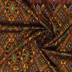 ซิ่น ผ้าไหมมัดหมี่ 6ตะกอ มีหน้านาง ชายครุย ขนาด 1x2เมตร ลายขอล้อมเพชร พื้นสีแดงเม็ดมะขาม รหัส L9A-ME-66-0820678