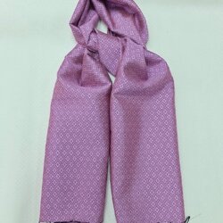 ผ้าพันคอ ผ้าไหมยกดอก ขนาด 30x130 ซม.สีม่วง รหัส ZYA-060