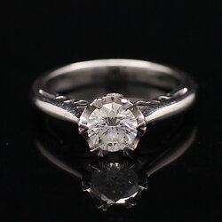 RG250080 แหวนเพชรชู 0.50 กะรัต มีเซอร์ GIA น้ำ E ,VS2 เพชรข้าง 0.02 กะรัต ทองแท้ 18k นน.รวม 3.5 กรัม ขนาดแหวน 46