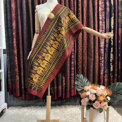 ผ้าพันคอไหม ผ้าไหมทอยกดอก 5ตะกอ ขนาด 35x190ซม.ลายช้าง มีหน้านางชายครุย พื้นสีแดง L4E-PS-042467173730