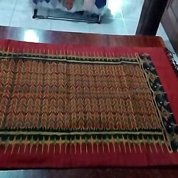 ผ้าคลุมไหล่ผ้าไหม ไหมแท้ 6 ตะกอ ขนาด 60x200เซนติเมตร พื้นแดง รหัส L5E-NY-09236709