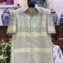 เสื้อสูทไหมแพรวา แขนสั้น พื้นสีเขียวอมเหลืองทอง เลือกไซส์ รหัส DR-BM09296611004