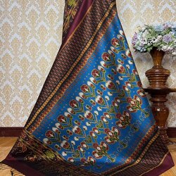 ซิ่น ผ้าไหมมัดหมี่ ยกดอก 6ตะกอ ขนาด1x2เมตร ลายดอกมะลิซ้อน มีหน้านางชายครุย พื้นสีฟ้าเข้ม รหัส L9A-KN-06196828