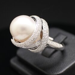 RG250204 แหวนไข่มุกล้อมเพชร เพชรแท้ 245 เม็ด 1.80 กะรัต ทองแท้ 18k ขาว นน.รวม 13 กรัม ขนาดแหวน 51 มุก 12 มิล