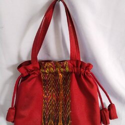 กระเป๋าผ้าไหม ทรงหูรูด ขนาด 10x11นิ้ว สีแดง รหัส GLA-23-02116811