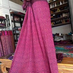 ซิ่น พระตะบอง ไหมบ้านสาวมือ สีธรรมชาติ ขนาด 108x170ซม สีม่วง รหัส N9-SIL-A21