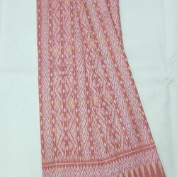 ซิ่น ผ้าไหมมัดหมี่ 2ตะกอ ขนาด กว้าง 95ซม. ยาว 2หลา พื้นสีส้ม รหัส R1Q-491