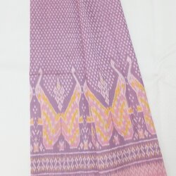 ซิ่น ผ้าไหมมัดหมี่ 2ตะกอ ขนาด กว้าง 95ซม. ยาว 2หลา พื้นสีม่วง รหัส R1Q-475
