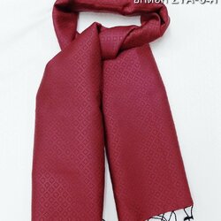 ผ้าพันคอ ผ้าไหมยกดอก ขนาด 32x140 ซม.พื้นสีแดงเลือดหมู รหัส ZYA-ST-A041