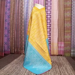 ซิ่น ผ้าไหมมัดหมี่ 3ตะกอ เนื้อไหมบ้าน ขนาด 1x1.80เมตร สีเหลือง รหัส R2Q-NY-0418671001