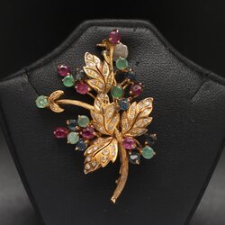 CL25046 เข็มกลัดช่อดอกไม้ ทับทิม มรกต ไพลิน เพชรกุหลาบ ทองแท้ 14k นน.รวม 7.7 กรัม