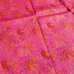 ผ้าไหมพิมพ์ลาย เนื้อเรียบ ขายตามความยาวหลา เฉดสีชมพู รหัส A4-0032