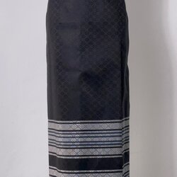 ผ้าถุงป้าย แบบตะขอ แก้ไซส์ได้ ยกดอกมีเชิง สีดำ เอว 32นิ้ว รหัส WM-ME-11136800