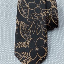เนคไทผ้าไหมพิมพ์ลาย ลายดอกไม้ ขนาดกว้าง 3.5นิ้ว สีดำ NB-ST-NB-284