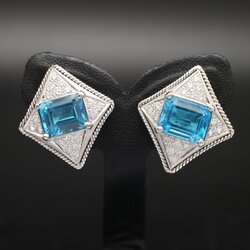 ER25002 ต่างหูเพทายล้อมเพชร เพชรแท้ 36 เม็ด 1 กะรัต ทองแท้ 18k นน.รวม 14.89 กรัม