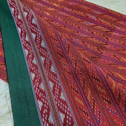 ซิ่น ผ้าไหมมัดหมี่ลายโฮล ขนาด 1x2เมตร สีแดง รหัส R1A-JA005