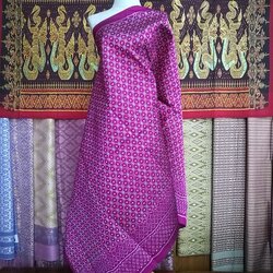 ซิ่น ผ้าไหม มัดหมี่ 3ตะกอ เนื้อไหมบ้าน ขนาด 1x2เมตร ลายก้านแยง สีม่วง รหัส R2Q-NY0204665