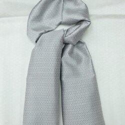 ผ้าพันคอ ผ้าไหมยกดอก ขนาด 30x140 ซม.พื้นสีเทา รหัส ZYA-113