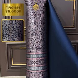 (ผ้าชุด)ผ้าไหมยกดอกลำพูน เกาะเชิงดิ้นโรสโกลด์ ขนาด 1.03x4.34เมตร ลายอินเดีย พื้นสีกรมท่า รหัส N90-29-TR0491