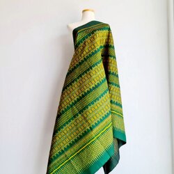 ซิ่น ผ้าไหมมัดหมี่ 3ตะกอ ขนาด 1x2เมตร พื้นสีเขียว รหัส R2Q-119-MM3F76