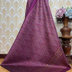 ผ้าไหมมัดหมี่ 3ตะกอ ขนาด 1x2เมตร ลายดอกดาวเรือง พื้นสีม่วง รหัส R2Q-KN-06196853