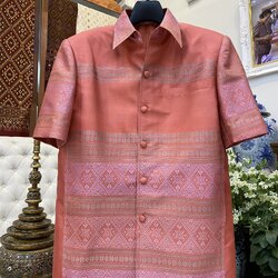 เสื้อสูทไหมแพรวา แขนสั้น พื้นสีส้มโอลโรส เลือกไซส์ รหัส DR-BM092966110025