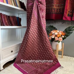 ซิ่น ผ้าไหมมัดหมี่ 5ตะกอ ขนาด 1x2เมตร ลายปะโบ มีหน้านางชายครุย พื้นสีชมพูม่วง รหัส L9A-PS-05076825