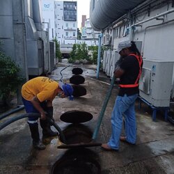 ดูดส้วม สูบส้วม บริการดูดส้วม บริการสูบส้วม รับสูบส้วม รับดูดส้วม 0641644446 ช่างโอ เขตป้อมปราบศัตรูพ่าย