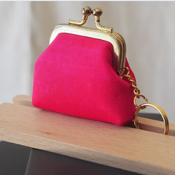 กระเป๋าสตางค์ ใส่เหรียญ ขนาด 7x7x2.5cm. สีแดง GL-CT-103454