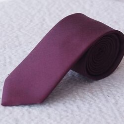 เนคไทผ้าไหม ลายริ้ว ขนาดกว้าง 2.5นิ้ว สีแดงดำ รหัส NA-CT-102863