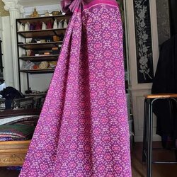 ซิ่น พระตะบอง ไหมบ้านสาวมือ สีธรรมชาติ ขนาด 118x160ซม สีม่วง รหัส N9-SIL-A18