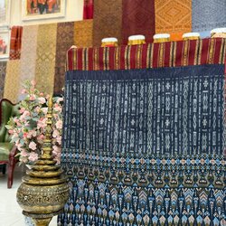 ซิ่น ไหมมัดหมี่ต่อเชิงแพรวา ขนาด 1x2เมตร ท้องผ้าสีน้ำเงินคราม หัส P2-BM-1106687