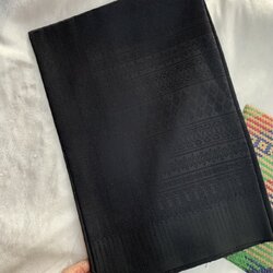 ซิ่น ผ้าไหมยกสุรินทร์ ขนาด 1x2เมตร พื้นสีดำ รหัส N11-AA 10186617153
