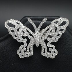 CL25006 เข็มกลัดผีเสื้อฝังเพชรฉลุลาย เพชรแท้ 0.90 กะรัต ทองแท้ 18k นน.รวม 4.1 กรัม งานสวย