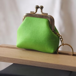 กระเป๋าสตางค์ ใส่เหรียญ ขนาด 7x7x2.5cm. สีเขียวสด GL-CT-103466