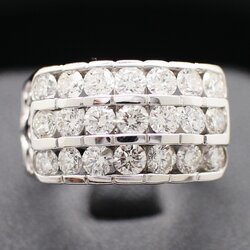 RG250158 แหวนเพชรแถวสามแถว เพชรแท้ 21 เม็ด 2.10 กะรัต ทองแท้ 18k นน.รวม 5.7 กรัม ขนาดแหวน 53