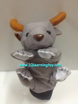 หุ่นมือตุ๊กตาสัตว์สอนคำศัพท์ Buffalo-ควาย เป็นสื่อการสอนใช้เล่าเรื่องให้เกิดจินตนาการ และความสนุกสนาน ดึงดูดความสนใจและสมาธิได้ดีค่ะ ส่งฟรี