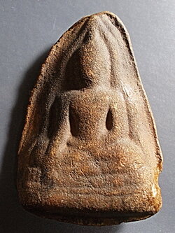 พระเนื้อดิน พิมพ์ท่ามะปราง ไม่ทราบที่