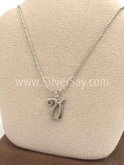 จี้ตัวอักษร ช.ช้าง