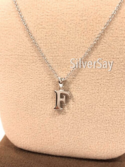 จี้ตัวอักษร F