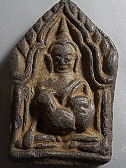 ขุนแผนอุ้มไก่มหาเสน่ห์ เนื้อดินปราสาทขอมพันปี ลป.สรวง เทวดาเล่นดิน ปี 2519