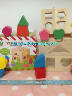 Woodtoy-ของเล่นไม้ บล๊อคหยอดรูปทรง 13 ชิ้น ช่วยเสริมพัฒนาการเรียนรู้เรื่องรูปทรง รูปร่าง เรียนรู้เรื่องสี พัฒนาการกล้ามเนื้อมือ ความจำ ฝึกสมาธิ (2+) จ