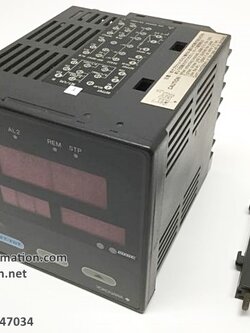 Digital Indicating Controller ยี่ห้อ Yaskawa รุ่น UT37E (New)